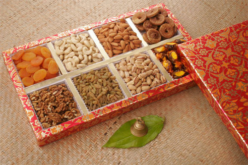 सूखे मेवे के डिब्बे