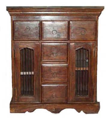 लकड़ी की अलमारी