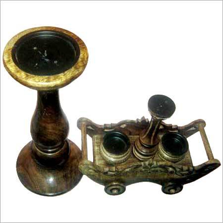 लकड़ी का मोमबत्ती धारक
