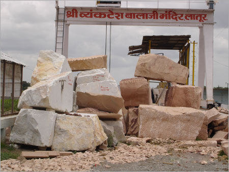 कच्चे संगमरमर के स्लैब