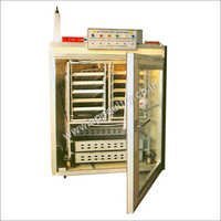 छोटे आकार का इनक्यूबेटर