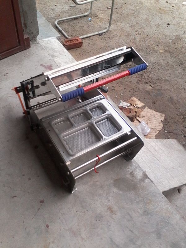 Trays Sealing Machines Trays Power: 1500 Watt (W)