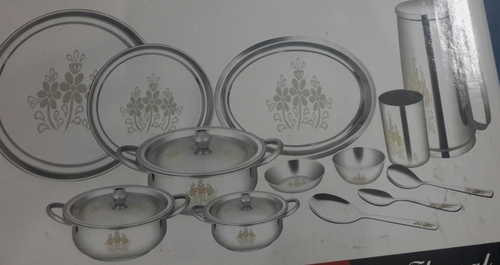 डिनर सेट पर लेजर मार्किंग