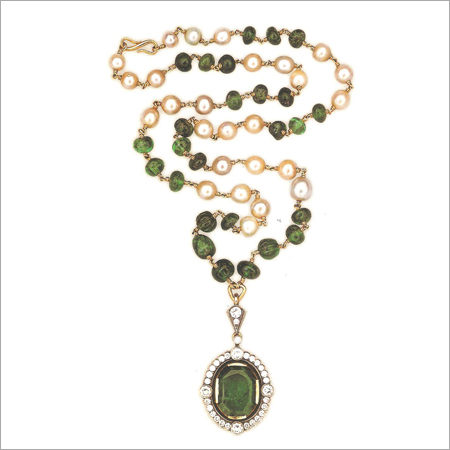 बीडेड गोल्ड नेकलेस