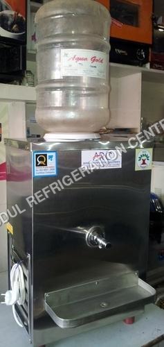 ठंडे पानी का डिस्पेंसर