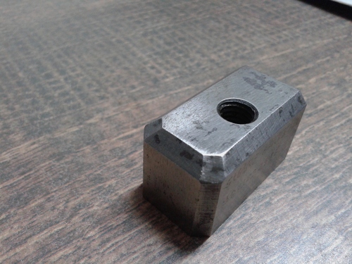 छोटी कटिंग ब्लेड