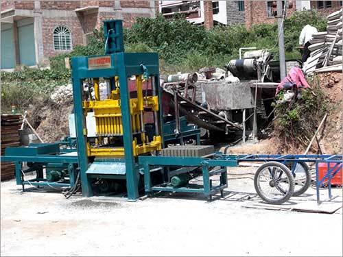 हाइड्रोलिक ब्लॉक बनाने की मशीनें