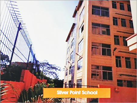 स्कूल भवन निर्माण