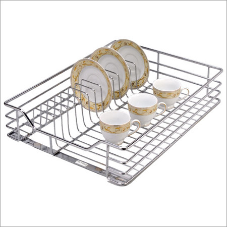 कप और तश्तरी की टोकरी