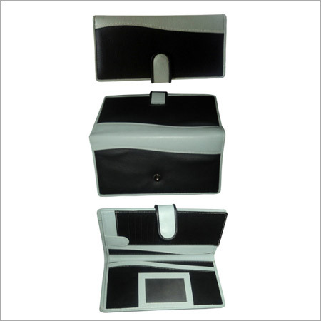 चमड़े का चेक बुक होल्डर