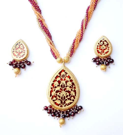 थेव पेंडेंट सेट