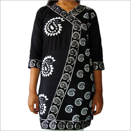 लेस के साथ डिज़ाइनर कॉटन प्रिंटेड कुर्ती