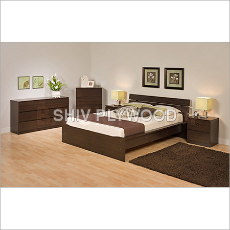 लकड़ी के बिस्तर