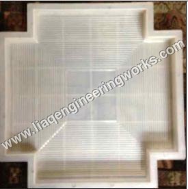 प्लास्टिक और आयरन मोल्ड चेकर्ड