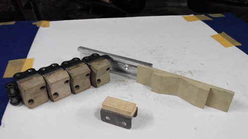 Aluminium rubber pad chain