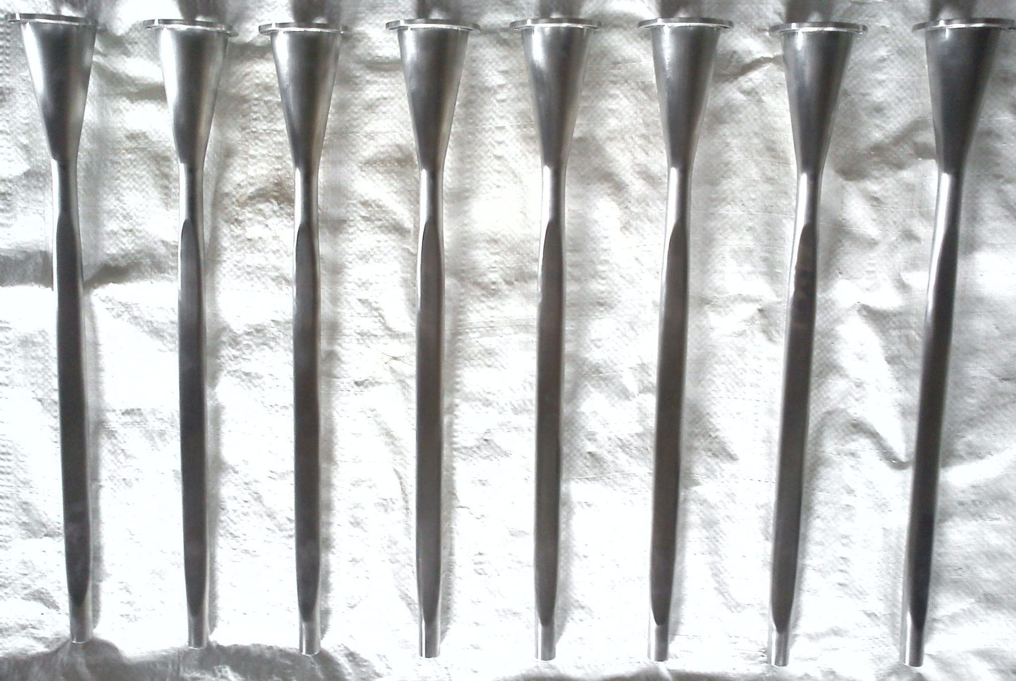 Ss Powder Funnel - Stainless Steel 316l, Round Upper And Narrow Cylindrical Lower Shape For Smooth Powder Flow