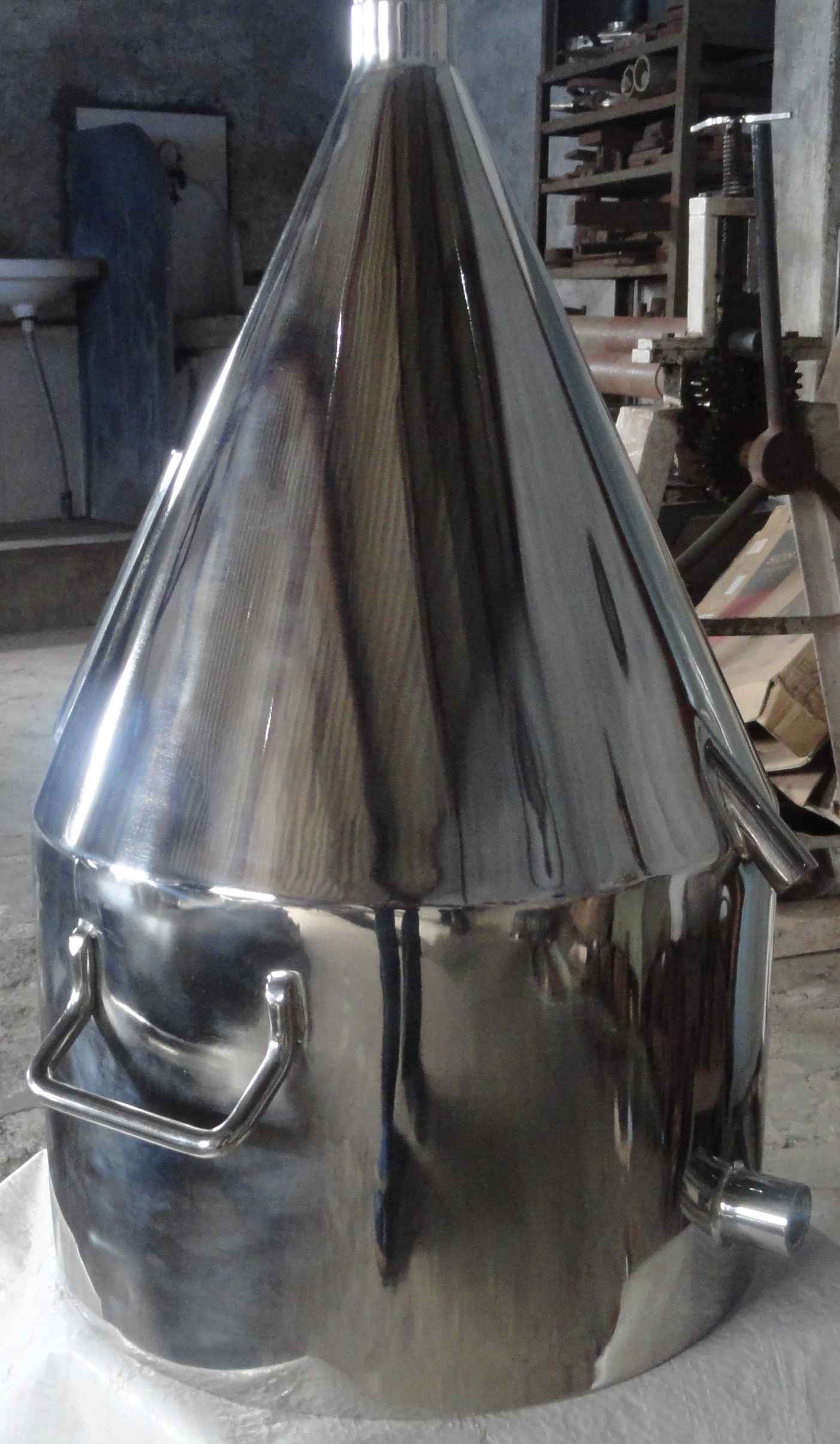 Hopper Jacketed Application: Pharmaceutical/chemical Industry/industrial