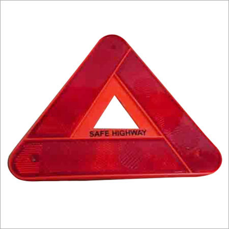 त्रिकोणीय परावर्तक