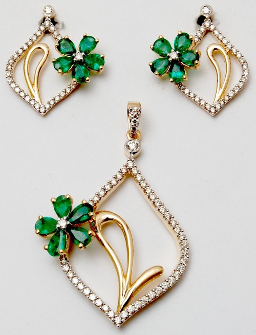 Party Prong Setting Flower Design Gemstone Pendant Set