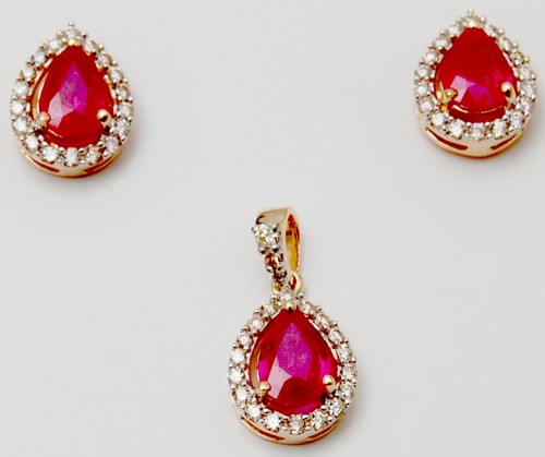 18K Yellow Gold Ruby Gemstone Pendant Set Gender: Women'S