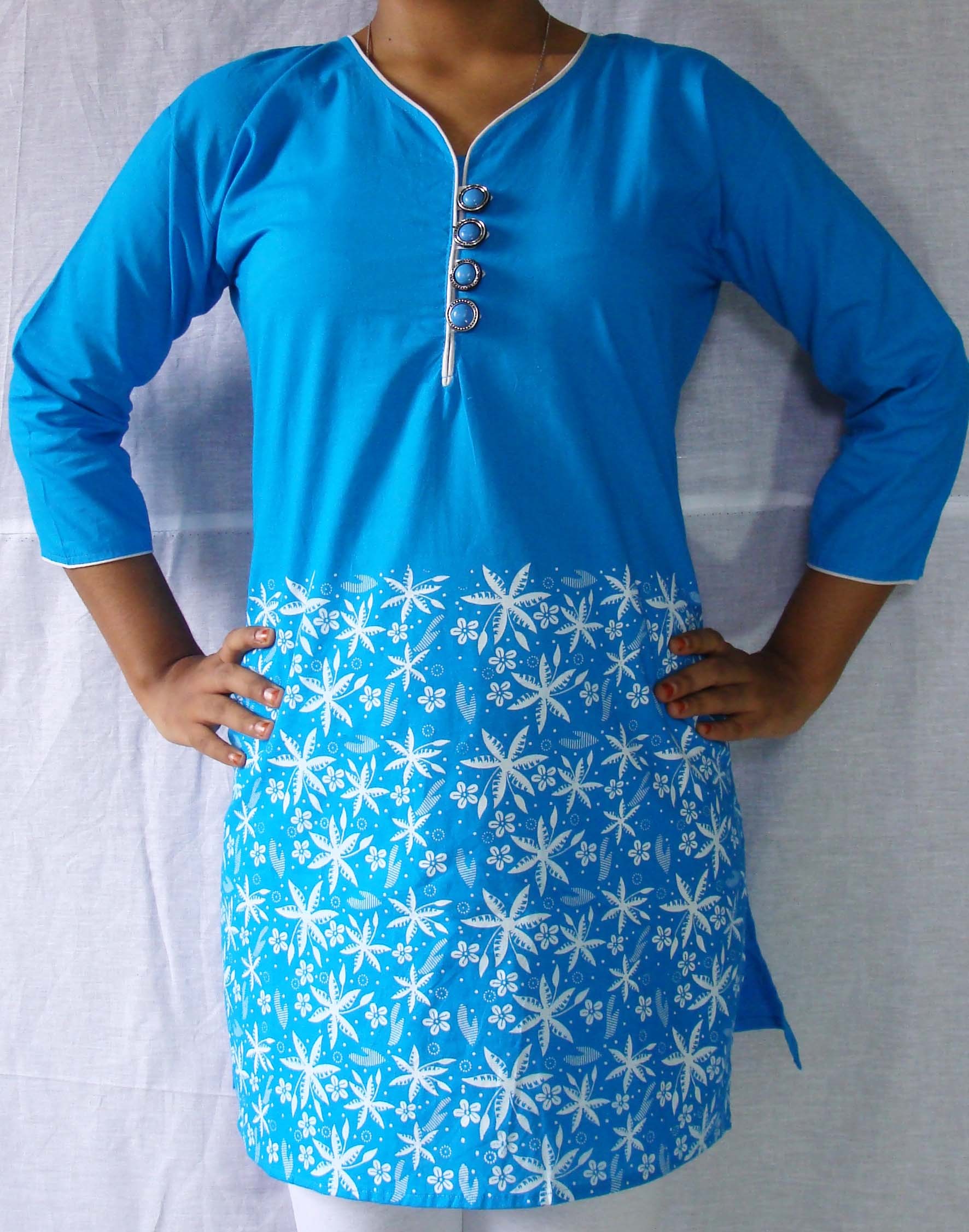 Cotton Poplin Printed Balls And Leaves