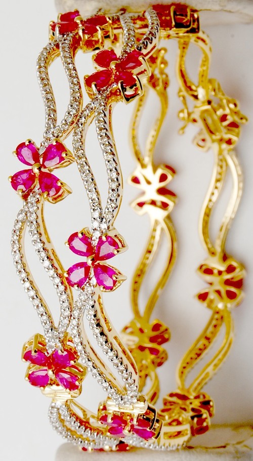 Exclusive Gold Diamond Bangle Gender: Women