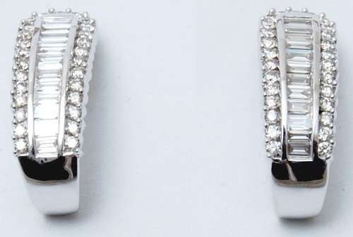 Newest White Gold Diamond Baguette Stud Earring Design Gender: Women's