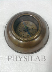नॉटिकल कम्पास वुडन बेस एंटीक फिनिश