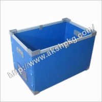 नीले प्लास्टिक नालीदार बक्से