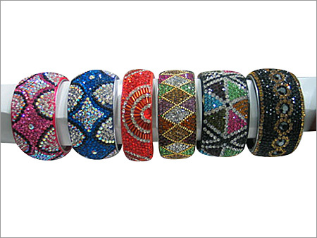 फैशन बीडेड बांगल्स