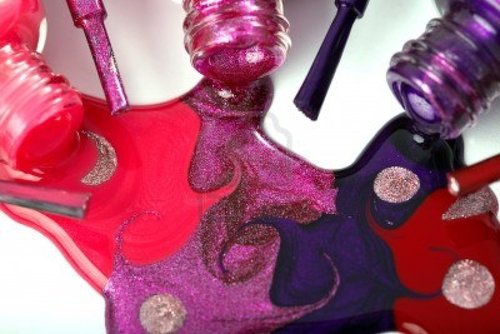 रंगीन नाखून पेंट्स