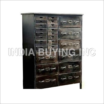 प्राचीन बहु दराज वाला चेस्ट