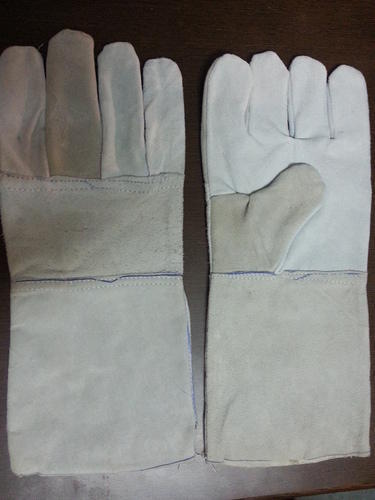 Leather Hand Gloves. Gender: Male