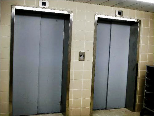 फ्रेट लिफ्ट