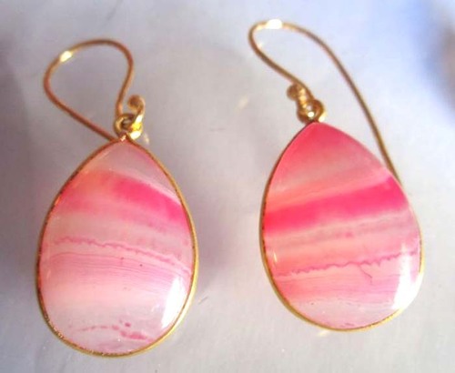 प्राकृतिक चेलेडोनी पिंक (गुलाबी) नाशपाती का आकार पहनने के लिए तैयार कान की बाली 33.20 Cts वज़न: 1-8 ग्राम (G)