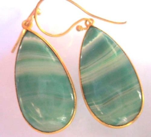 प्राकृतिक चेलेडोनी हरे नाशपाती का आकार पहनने के लिए तैयार कान की बाली 27.60 सीटी वजन: 1-8 ग्राम (जी)