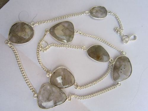 सफेद और काले गोल्डन रूटाइल 7 पीस कनेक्टर 20 इंच पहनने के लिए तैयार चेन