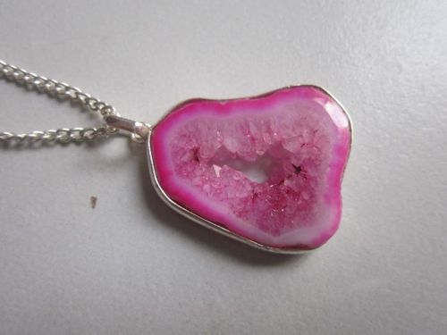 पेंडेंट पिंक चेलेडोनी ड्रुज़ी चेन पेंडेंट सेट 37Cts के साथ पहनने के लिए तैयार है