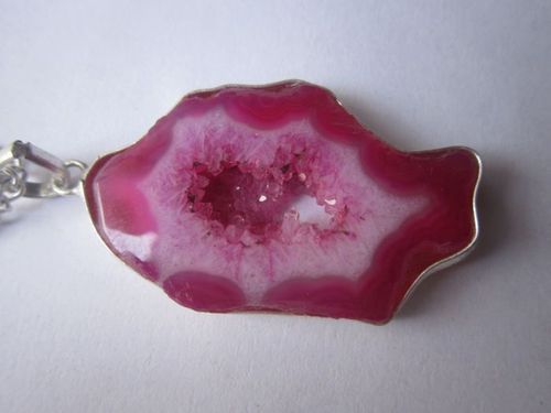 पेंडेंट पिंक चेलेडोनी ड्रुज़ी चेन पेंडेंट सेट 37Cts के साथ पहनने के लिए तैयार है