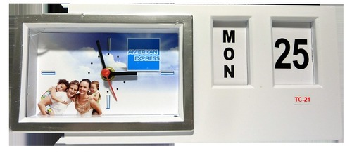टेबल घड़ी (American Express)