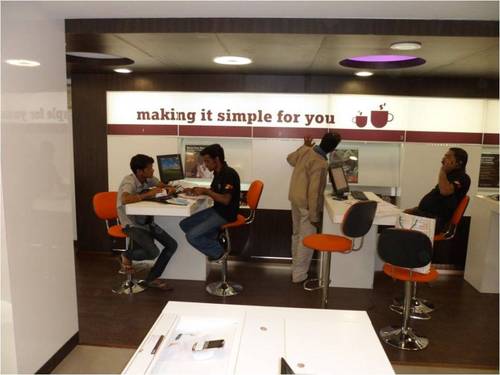 रेस्टोरेंट टेबल कुर्सी