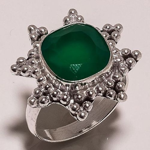 स्क्वायर ग्रीन ओनिक्स 12 एमएम फेसेटेड कट स्टोन रिंग