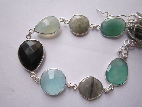 स्काई ब्लू और ब्लैक मल्टी 7 पीस स्टर्लिंग सिल्वर प्लेटेड 8 इंच कनेक्टर पहनने के लिए तैयार ब्रेसलेट