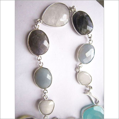 ब्लैक एंड व्हाइट मल्टी 7 पीस स्टर्लिंग सिल्वर प्लेटेड 8 इंच कनेक्टर पहनने के लिए तैयार ब्रेसलेट