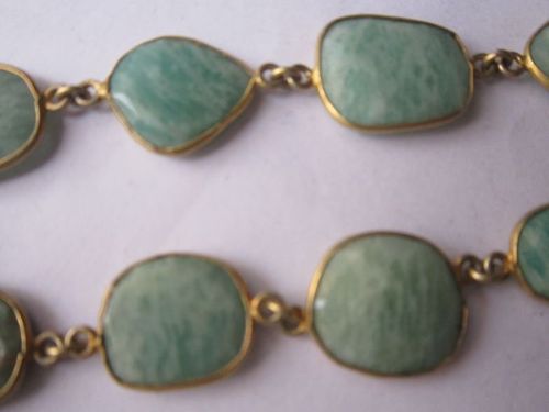 ग्रीन अमोजोनाइट अनियमित आकार की कनेक्टर चेन 18 इंच सिल्वर प्लेटेड