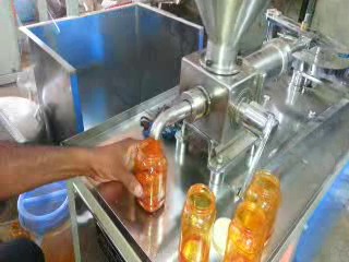 पिकल बोतल भरने की मशीन