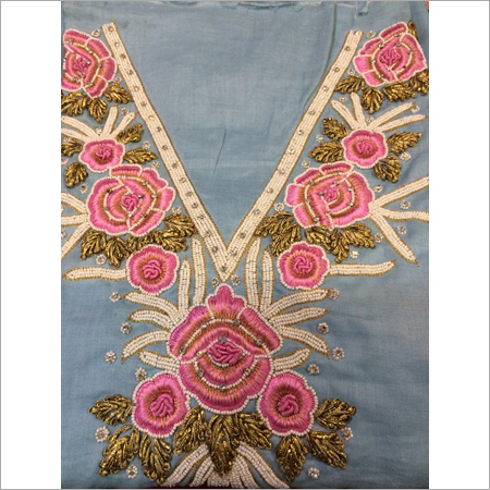 अनस्टिच्ड एम्ब्रायडरी डिज़ाइनर कुर्ती