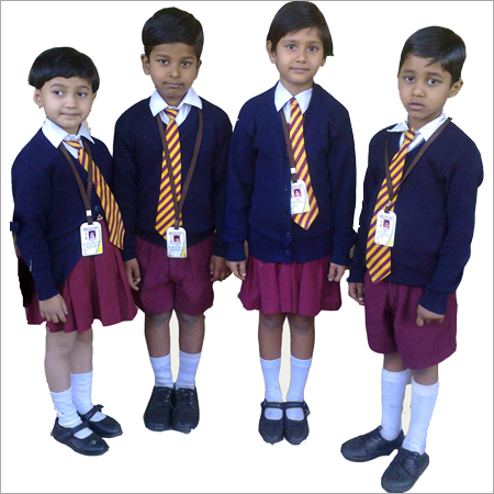 स्कूल यूनिफार्म
