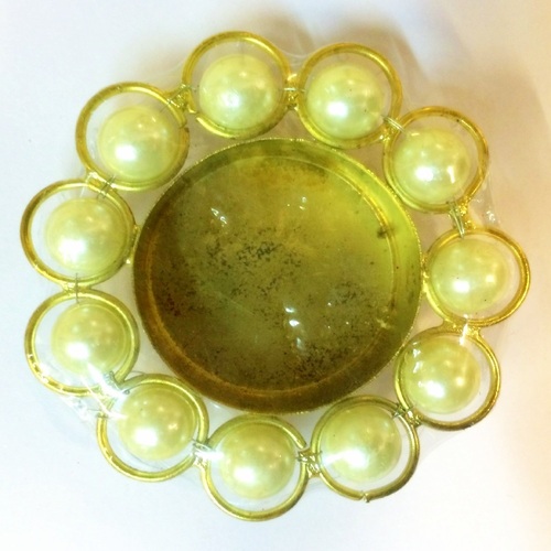 मोती के साथ टी-लाइट