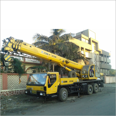 भरूच में टेलीस्कोपिक क्रेन